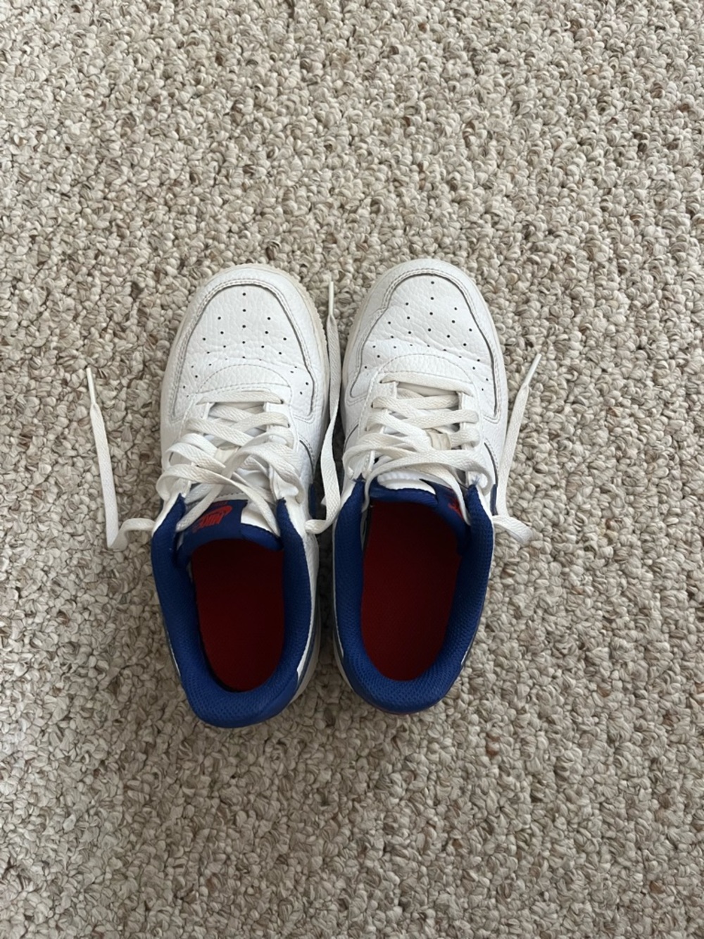 Nike Air Force 1 with blue and red accents - Youth